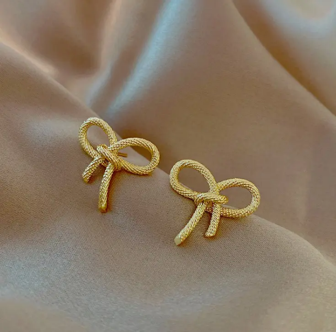 Chic Ribbon Studs
