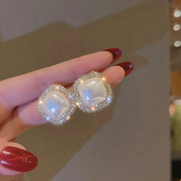 Glitter Pearl Studs