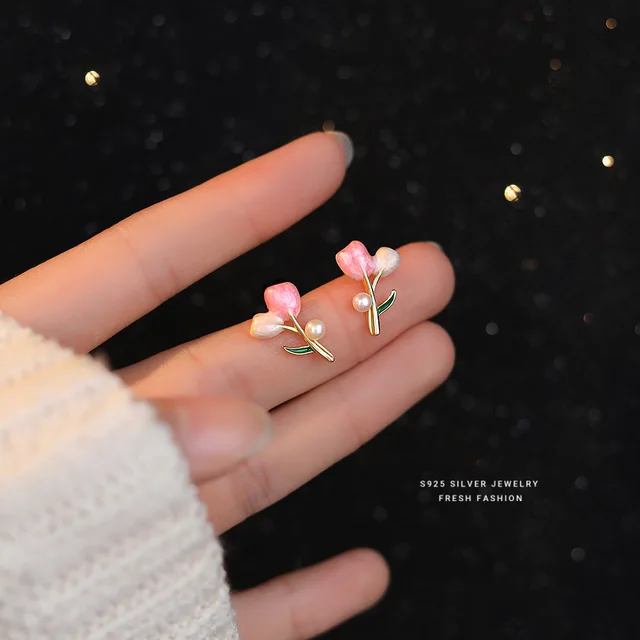 A Pearl Of Flower Earrings