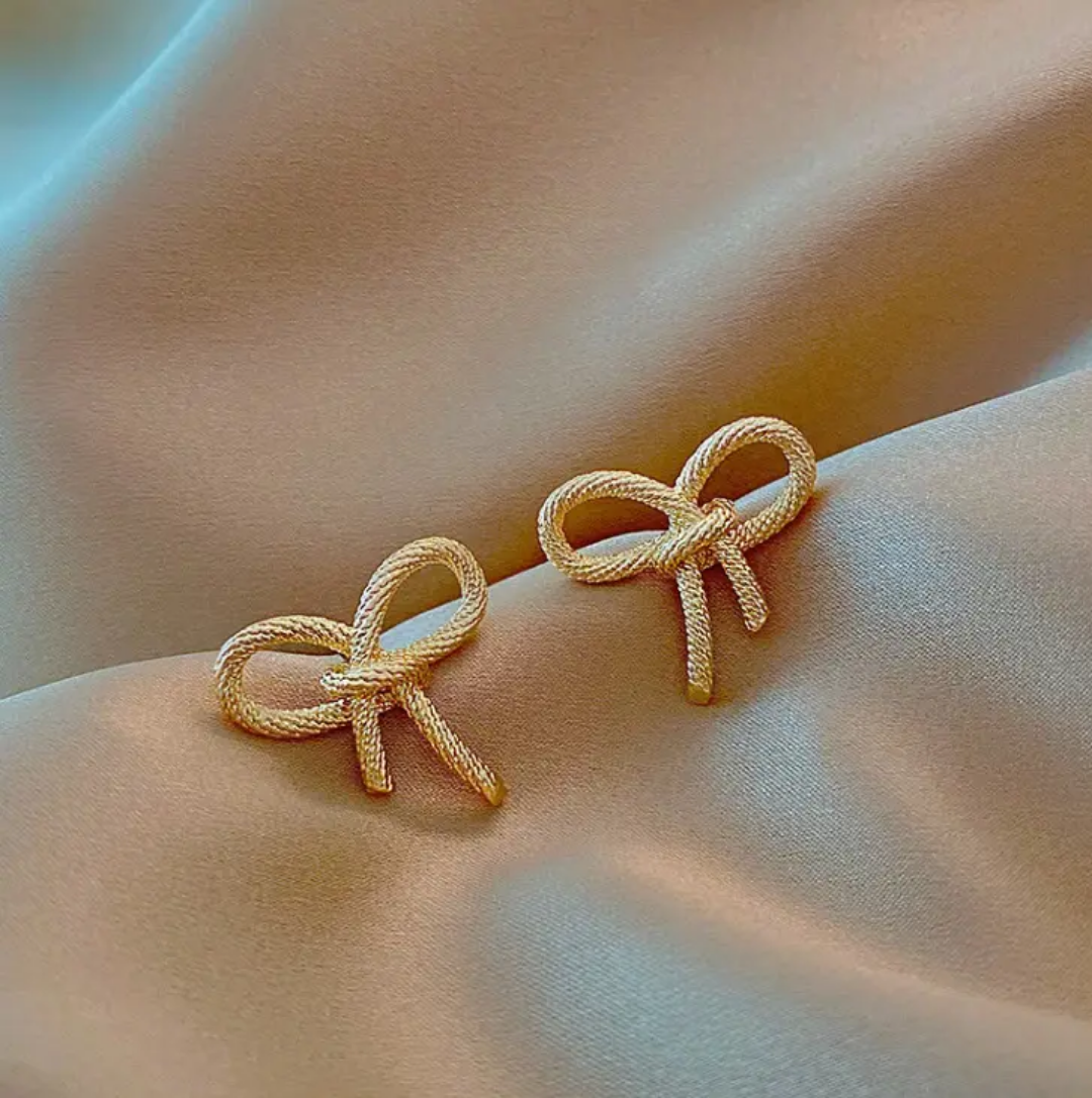 Chic Ribbon Studs