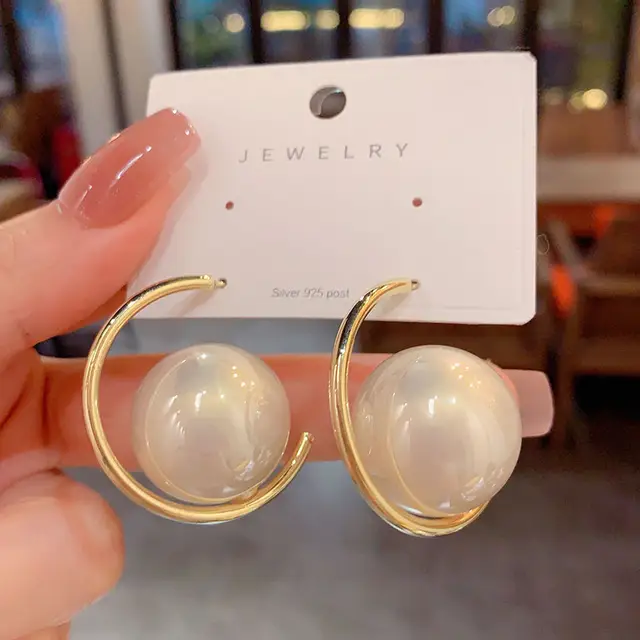 Pearl Globe Hooks