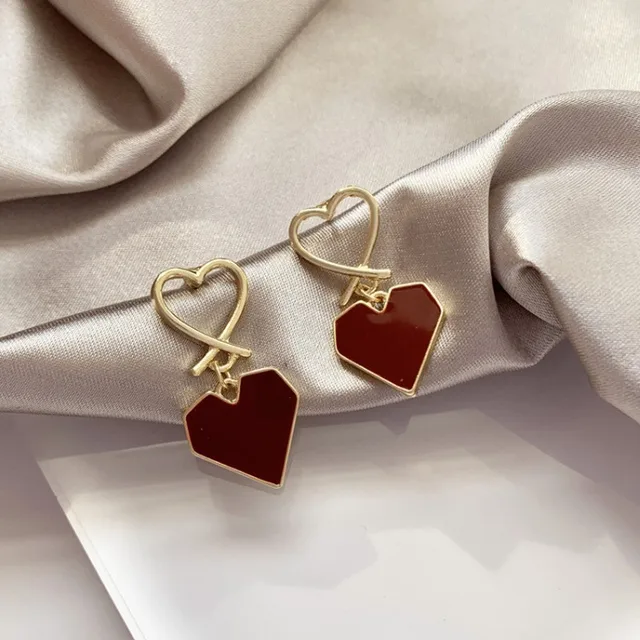 Blink Blogger Heart Earrings