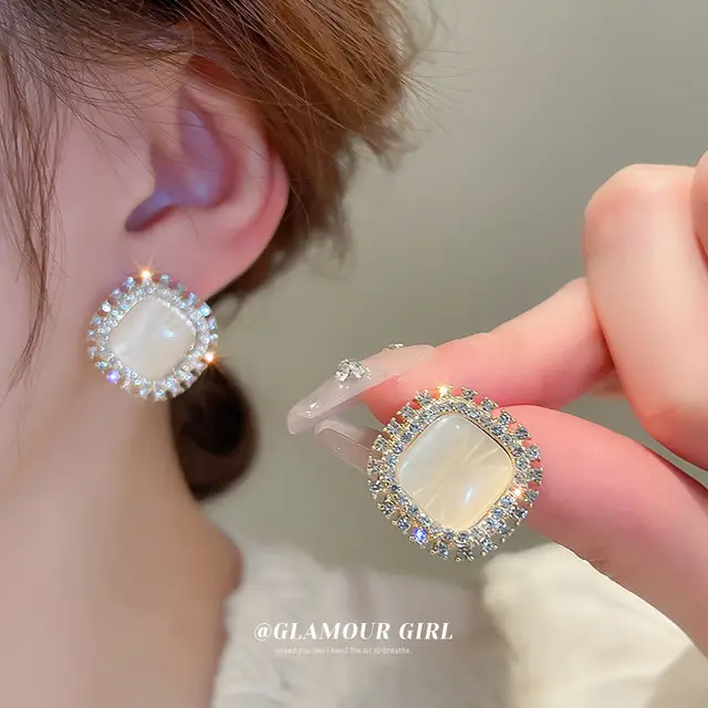 Glazing Pearl Studs