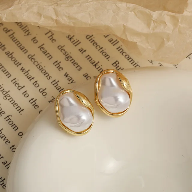 Hearty Pearl Studs