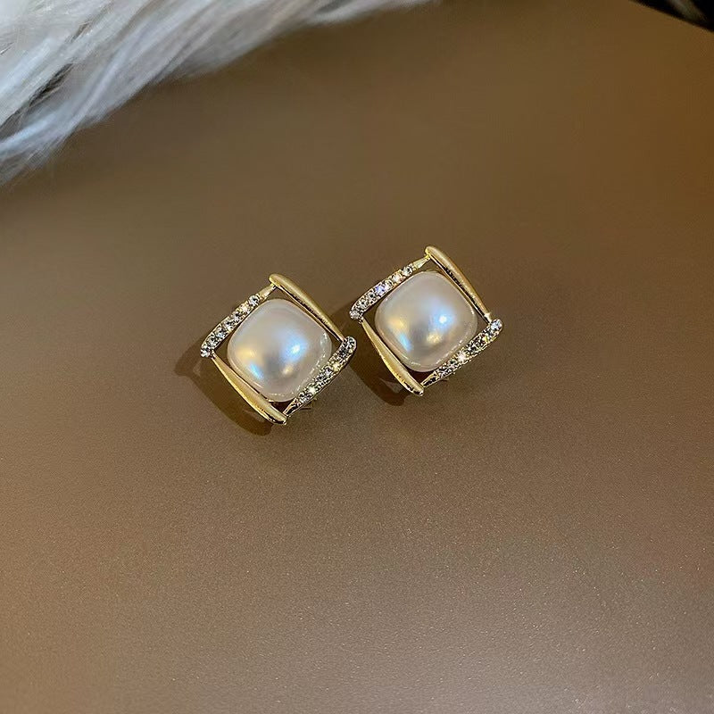 Golden Border Pearl Studs