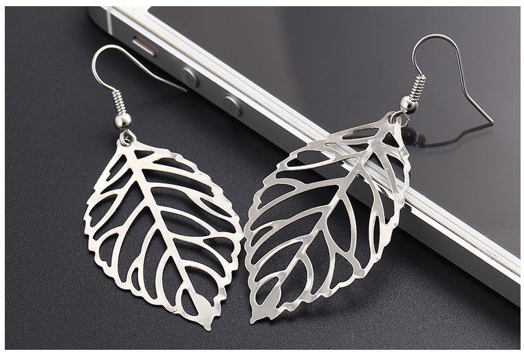 Lush Leaf Glow Earrings