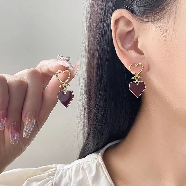 Blink Blogger Heart Earrings
