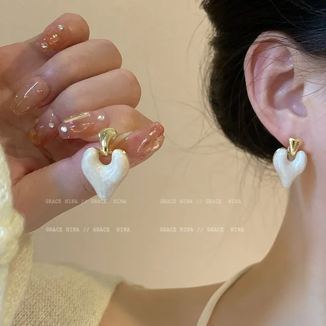 Bloom Pearl Hanging