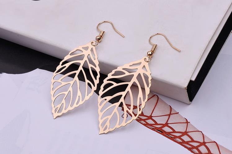Lush Leaf Glow Earrings