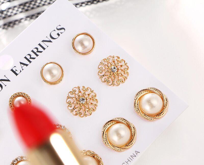 Pearl Glow Studs