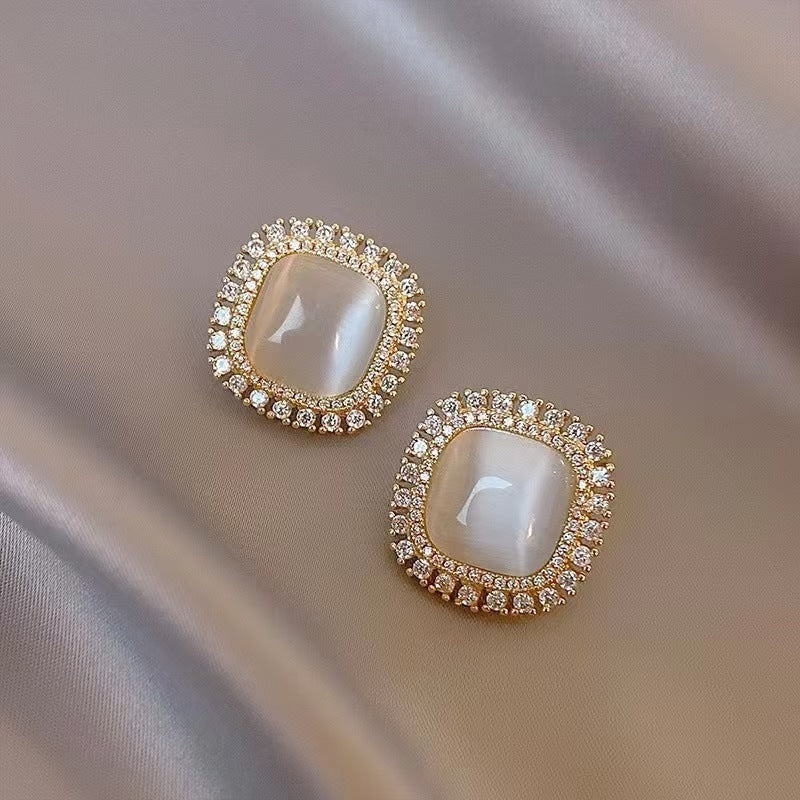 Glazing Pearl Studs