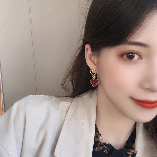 Blink Blogger Heart Earrings
