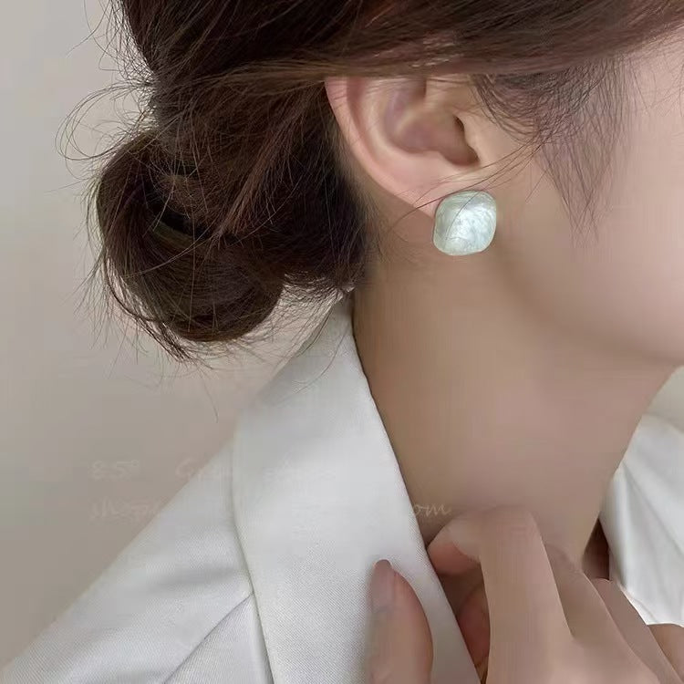 Radiant Hearty Studs