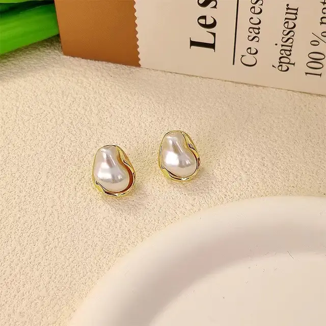Hearty Pearl Studs