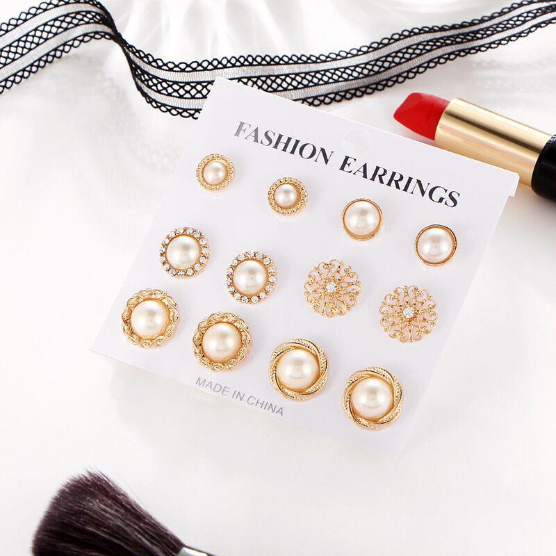 Pearl Glow Studs
