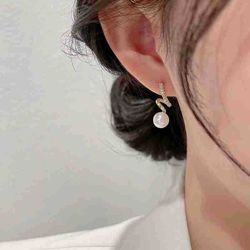 Pearl Drop Earrings
