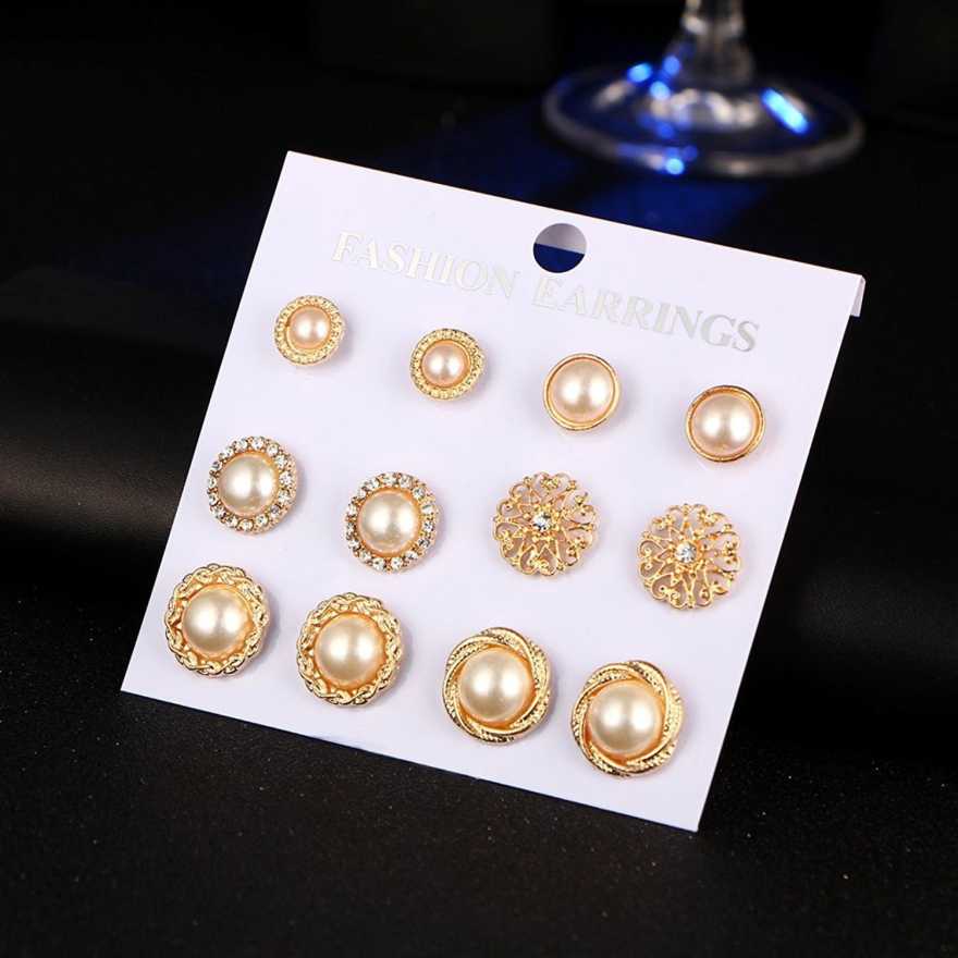 Pearl Glow Studs