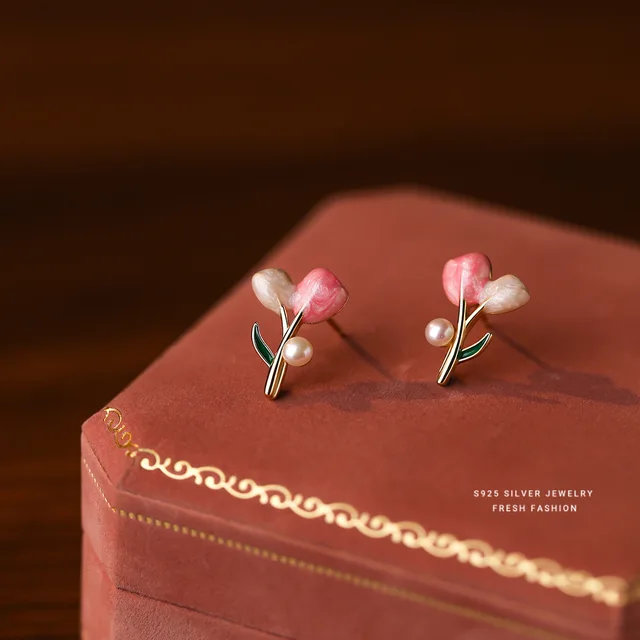 A Pearl Of Flower Earrings