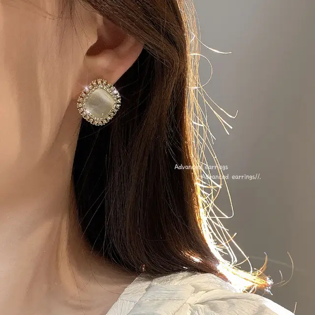 Glazing Pearl Studs