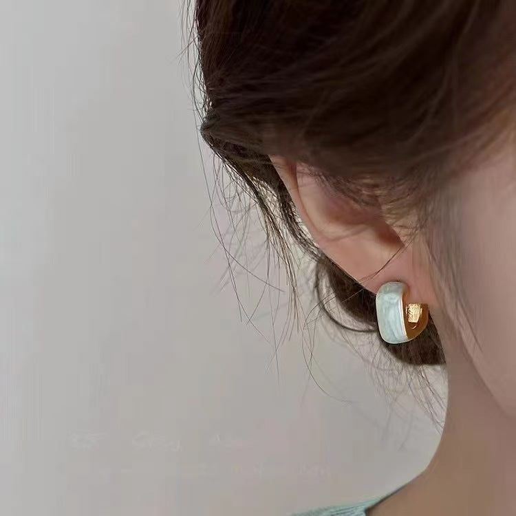 Radiant Hearty Studs