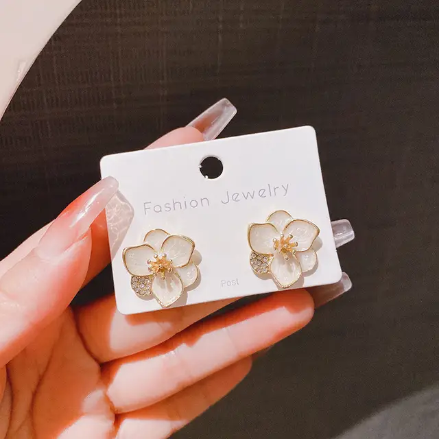 Florette Glow Studs