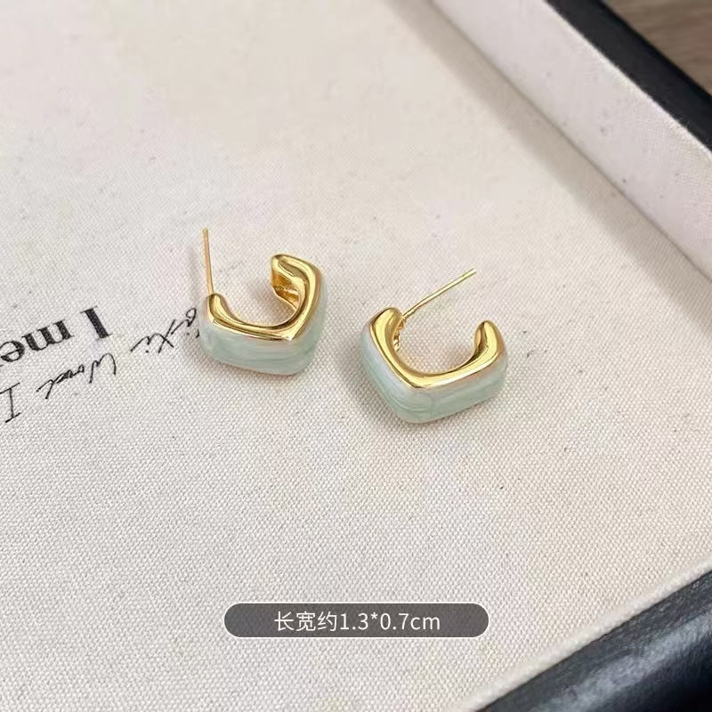 Radiant Hearty Studs