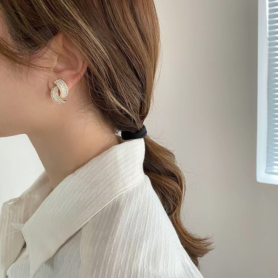 Gleam Knot Studs
