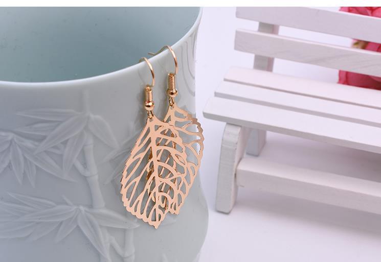 Lush Leaf Glow Earrings