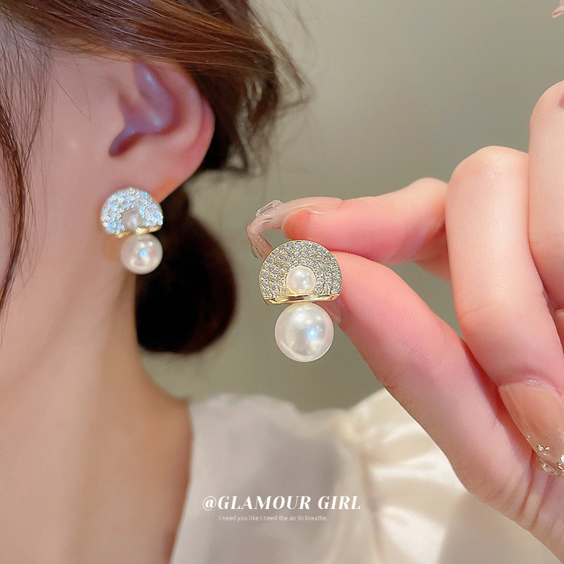 Fan Flair Pearl Studs