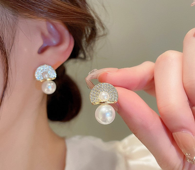 Fan Flair Pearl Studs