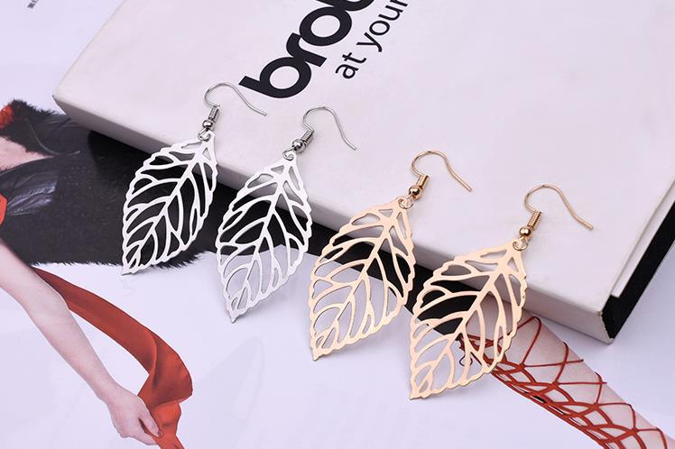 Lush Leaf Glow Earrings