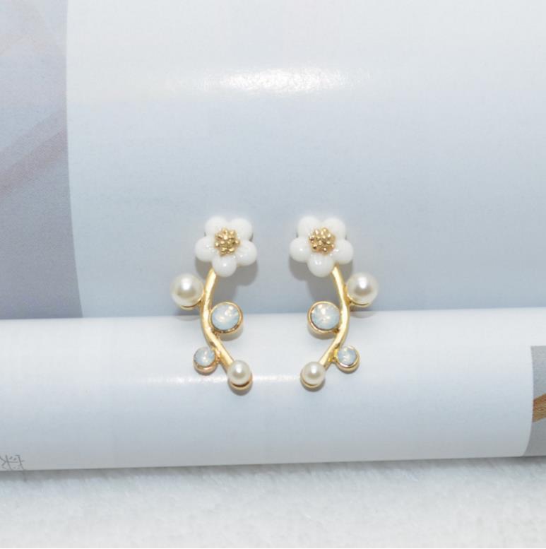 Florette Glow Studs