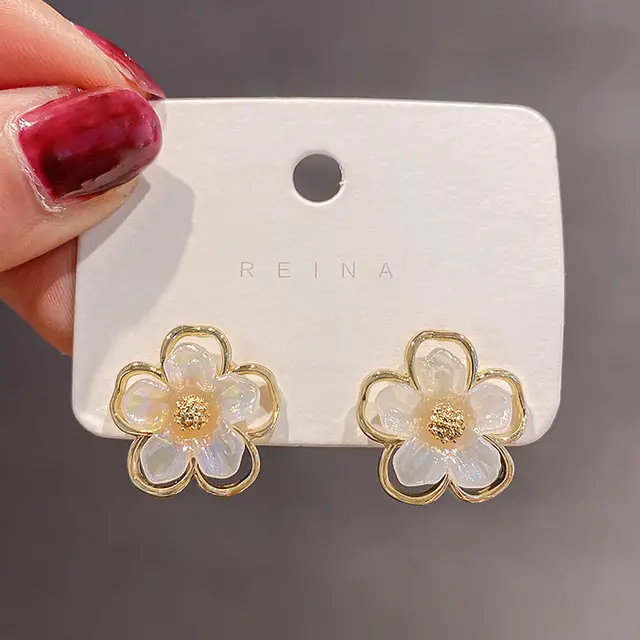 Florette Glow Studs