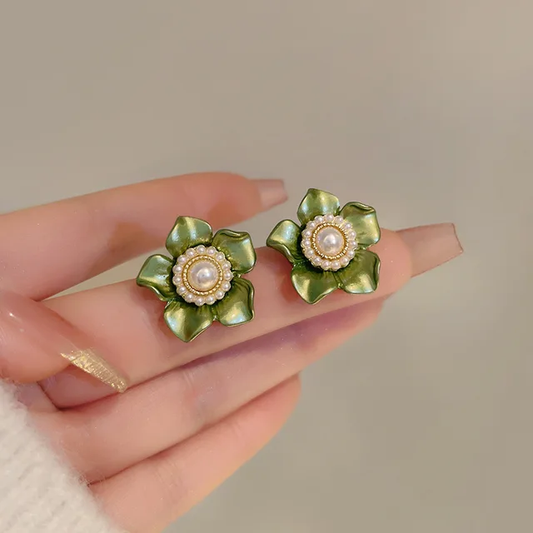 Nature’s Kiss Studs