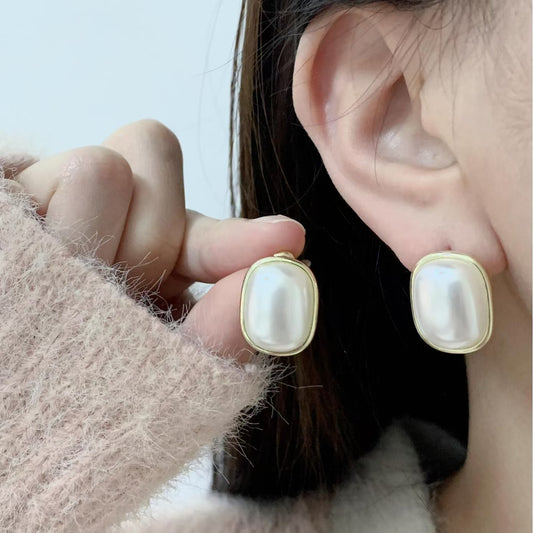 Pearl Flash Studs