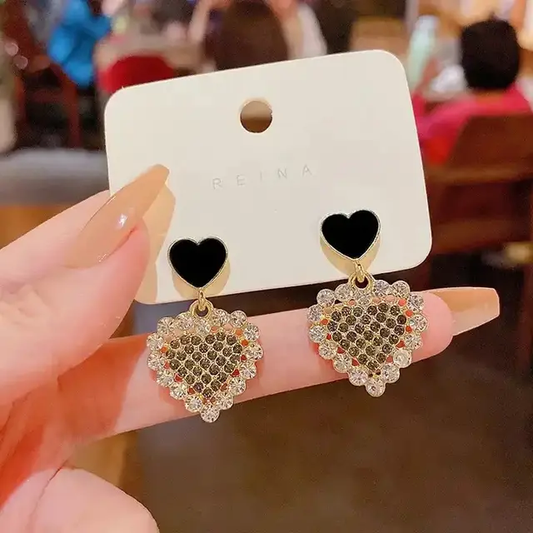 Elegant Heart-Pearl Earrings