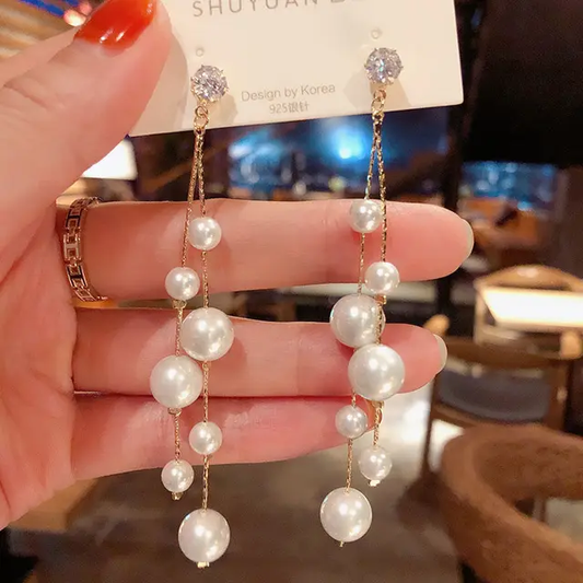 Long Pearl Hanging