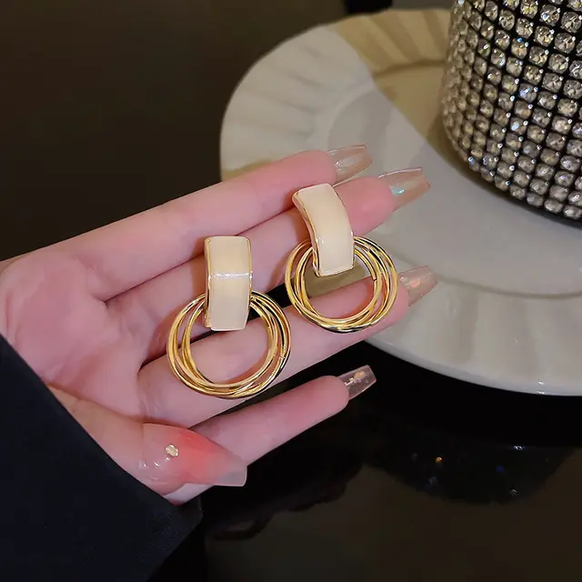 Pearl Loop Studs