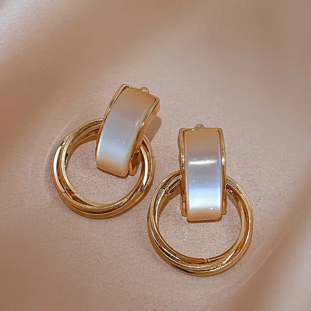 Pearl Loop Studs