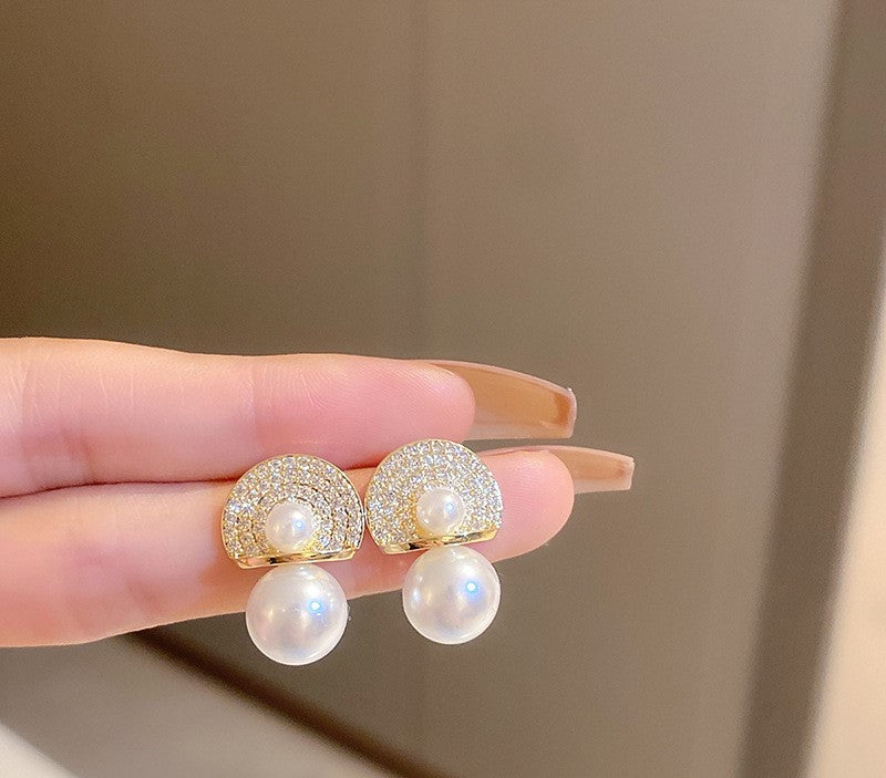 Fan Flair Pearl Studs