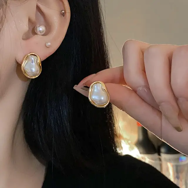 Hearty Pearl Studs